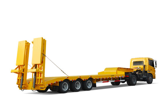 CIMC HUAJUN 3-assige zware lage-bed half-trailer met hydraulische oprit Maximale nuttige lading 70TON