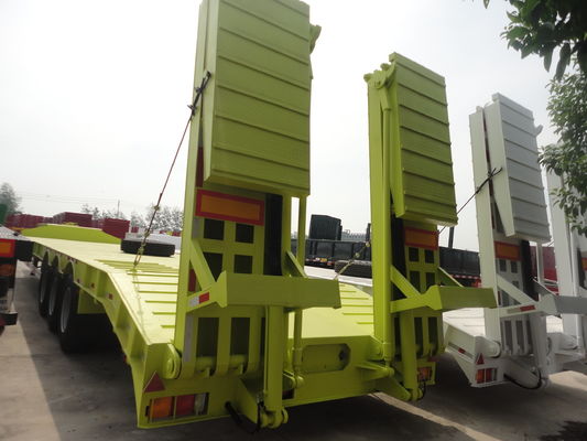 CIMC HUAJUN 3-assige zware lage-bed half-trailer met hydraulische oprit Maximale nuttige lading 70TON