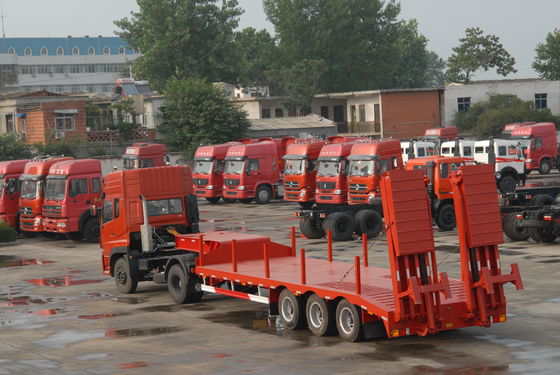 CIMC HUAJUN 3-assige zware lage-bed half-trailer met hydraulische oprit Maximale nuttige lading 70TON