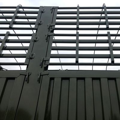 Semi-truck-aanhangwagen met hek en tralies met hoofddraai T700/Q345 van staal